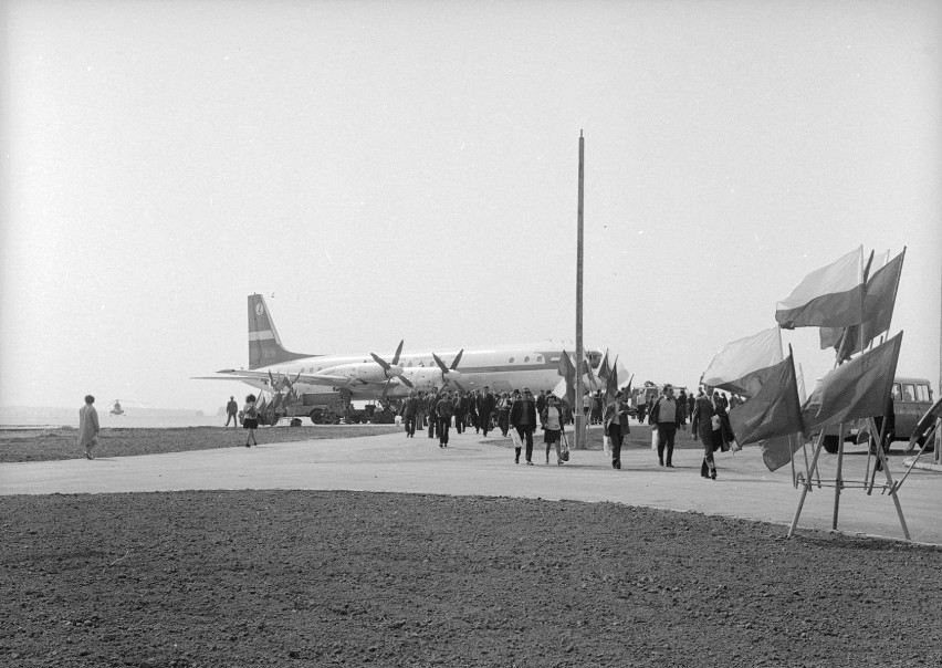 Otwarcie lotniska w Gdańsku. 2 maja 1974 r. o godz. 11.40 w...