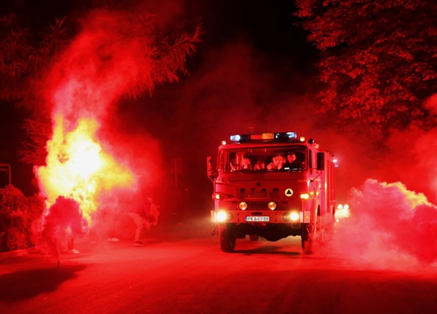 Tak powitali nowy wóz strażacki strażacy i mieszkańcy Liskowa. ZDJĘCIA