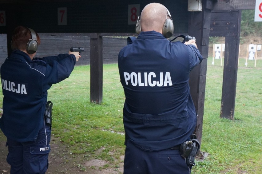 Zawody strzeleckie o puchar Śląskiego Komendanta Wojewódzkiego Policji 2015 [ZDJĘCIA]