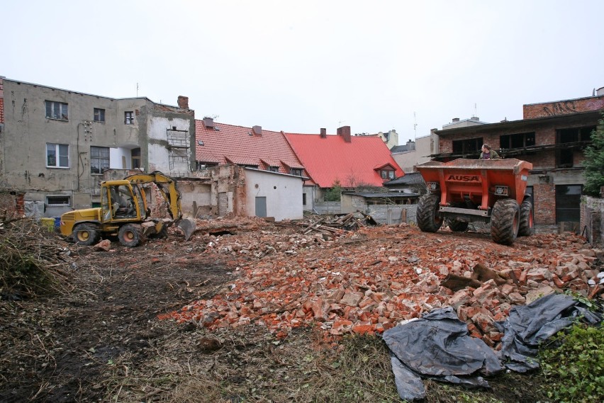 Rozbiórka ruiny z ul. Ściegiennego