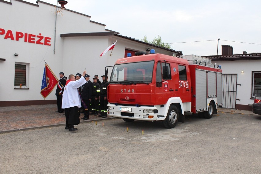 Nowy wóz strażacki dla OSP Papieże