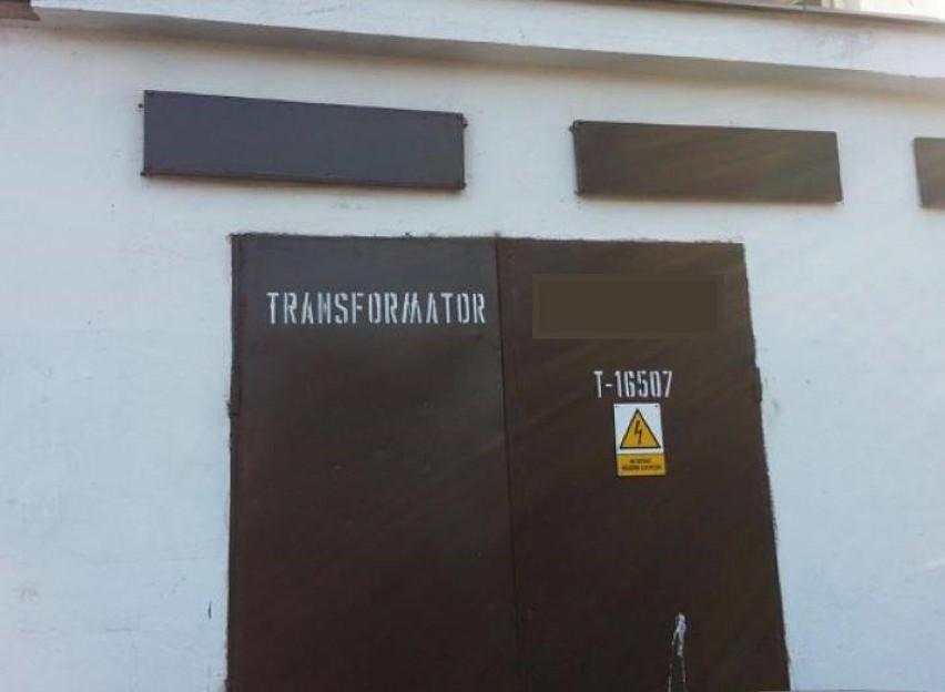 Kuriozum na Muranowie. Ten transformator ma naprawdę...