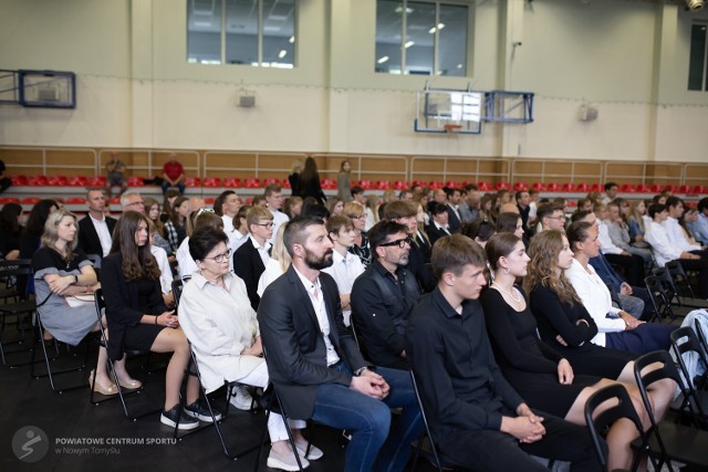 W swoim wystąpieniu Marek Nyćkowiak pokreślił rolę Powiatowego Centrum Sportu jako jednostki integrującej środowisko sportowe i szkoły, zapełnił także o ciągłym wsparciu powiatu nowotomyskiego i docenił liczbę blisko 100 zawodów sportowych, które zorganizowane zostały w roku szkolnym 2022/2023.