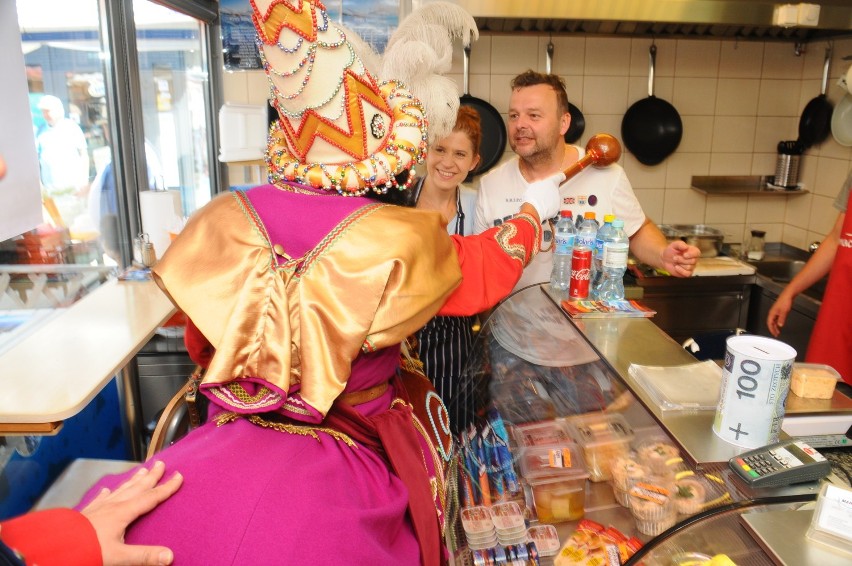 Lajkonikowy orszak przemierza Kraków [ZDJĘCIA]