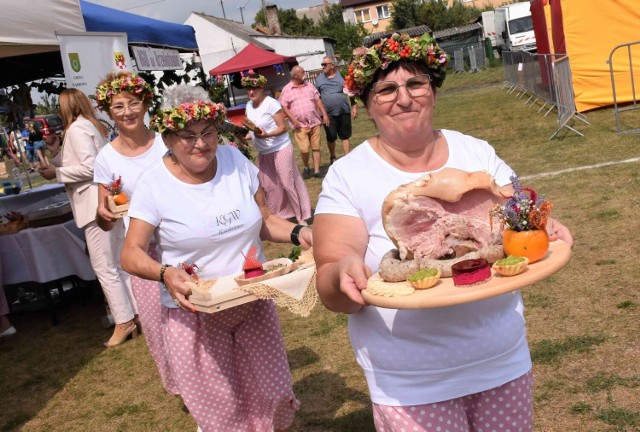 W ramach XVIII Wielkiego Festynu Pomidorowego w Jeziorach Wielkich odbyła się kulinarna "Bitwa Regionów". Oceniano nalepsze stoiska KGW, największe pomidory. Wręczono medale i wyróżnienia nadane przez wojewodę kujawsko-pomorskiego