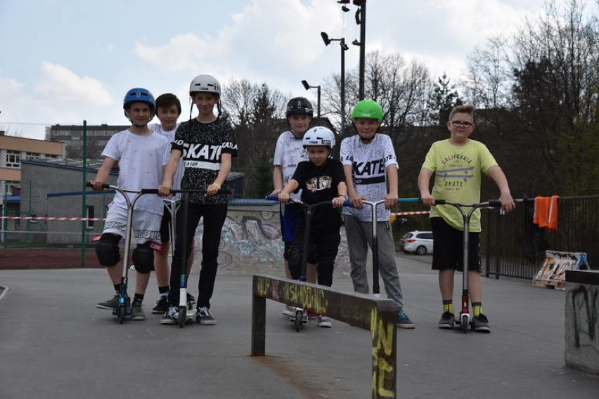 Chrzanowski skatepark z wysokimi zasiekami przeciwko dzieciakom