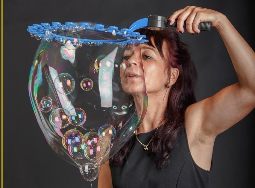 pokaz „Bubble Show - Przeźroczysta Iluzja” w wykonaniu...