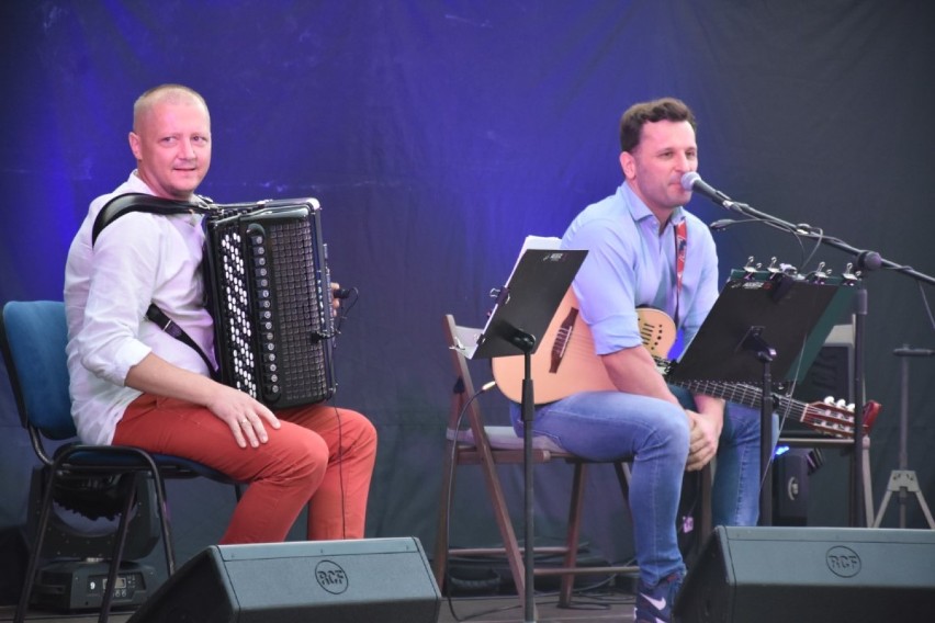 Na wągrowieckim Rynku odbył się koncert „Witek Żuromski Gipsy Swing Trio”