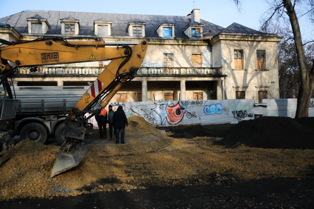 Pałac Montelupich i park Jalu Kurka czekają spore zmiany. Zburzony amfiteatr zastąpi parking, a sam pałac najpewniej zamieni się w budynek mieszkalny