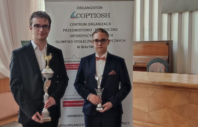 Adam Szydzik został laureatem 5 miejsca w Polsce (do zwycięstwa zabrakło tylko 2 punktów), a Marcel Wiśniewski uzyskał tytuł finalisty