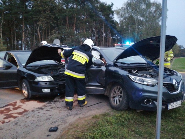 Wypadek na DW 434. Obywatel Niemiec wjechał wprost pod koła innego auta