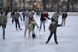 Częstochowa: Święta na lodowisku. Tłumy ludzi przy Boya-Żeleńskiego [ZDJĘCIA]