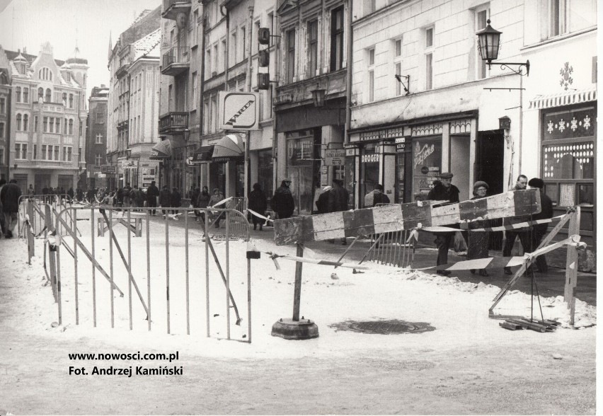 Toruń w latach 90. Rozkopana ulica Królowej Jadwigi.