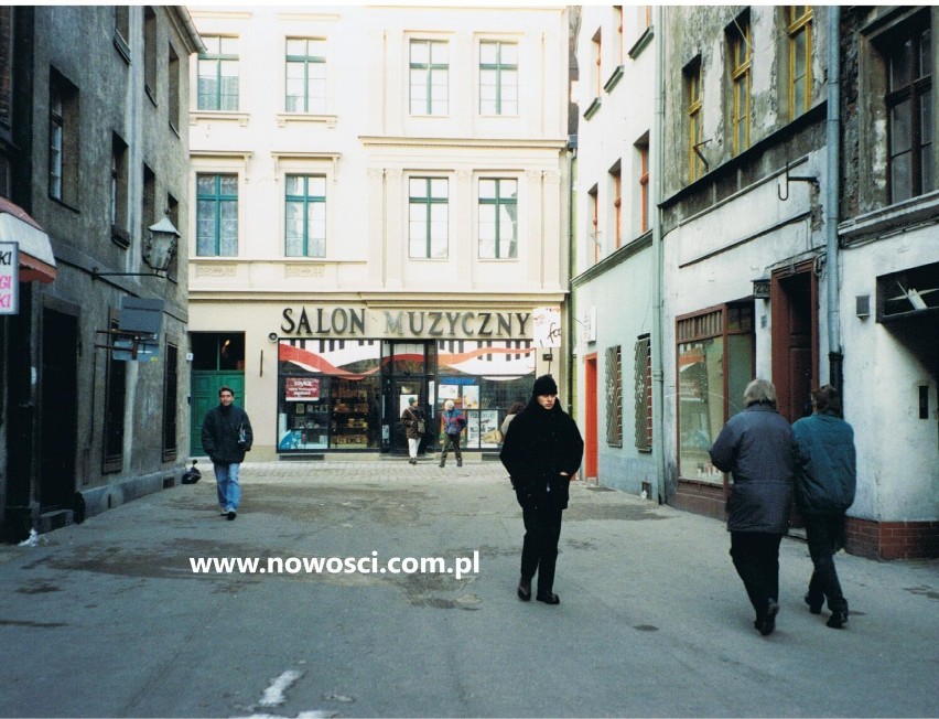 Toruń w latach 90. Ulica Szczytna.