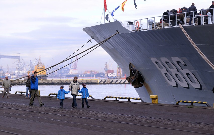 Tłumy zwiedzały chińskie okręty wojenne w Gdyni [ZDJĘCIA, WIDEO]