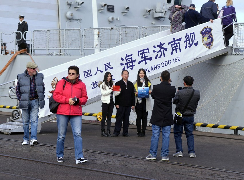 Tłumy zwiedzały chińskie okręty wojenne w Gdyni [ZDJĘCIA, WIDEO]