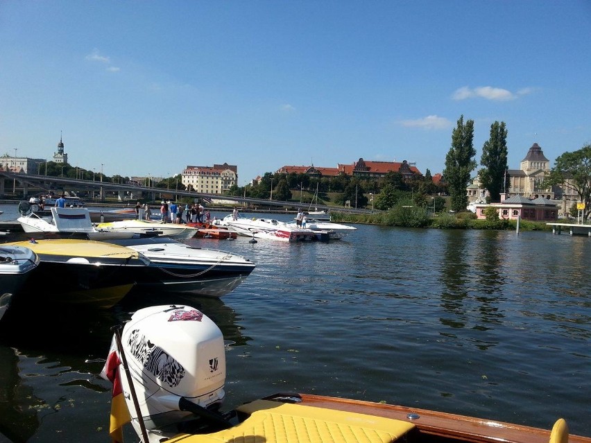 Wyścigowe motorówki zacumowały w szczecińskiej marinie [zdjęcia, wideo]