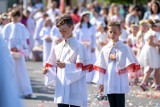 Uroczystość Bożego Ciała we Lwówku. Tłumy wiernych uczestniczyły w procesji 