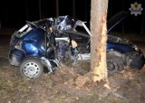Wypadek w Szlachcie: Kierowca uderzył w drzewo, nie żyje