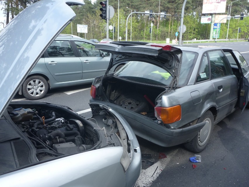 Olkusz. Na drodze krajowej nr 94 zderzyły się dwa auta