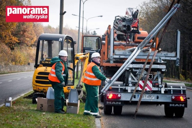 Wymiana latarni na ul. 11 Listopada w Wałbrzychu, w 2014 r.