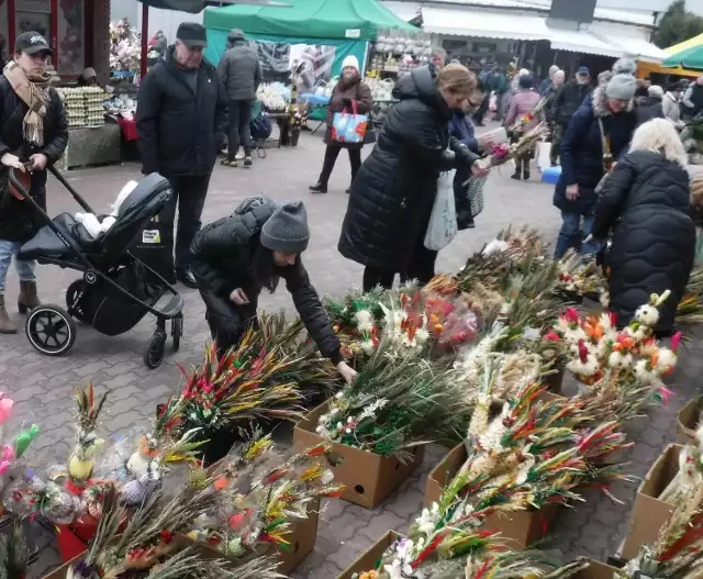 Ozdoby wielkanocne na radomskim targowisku