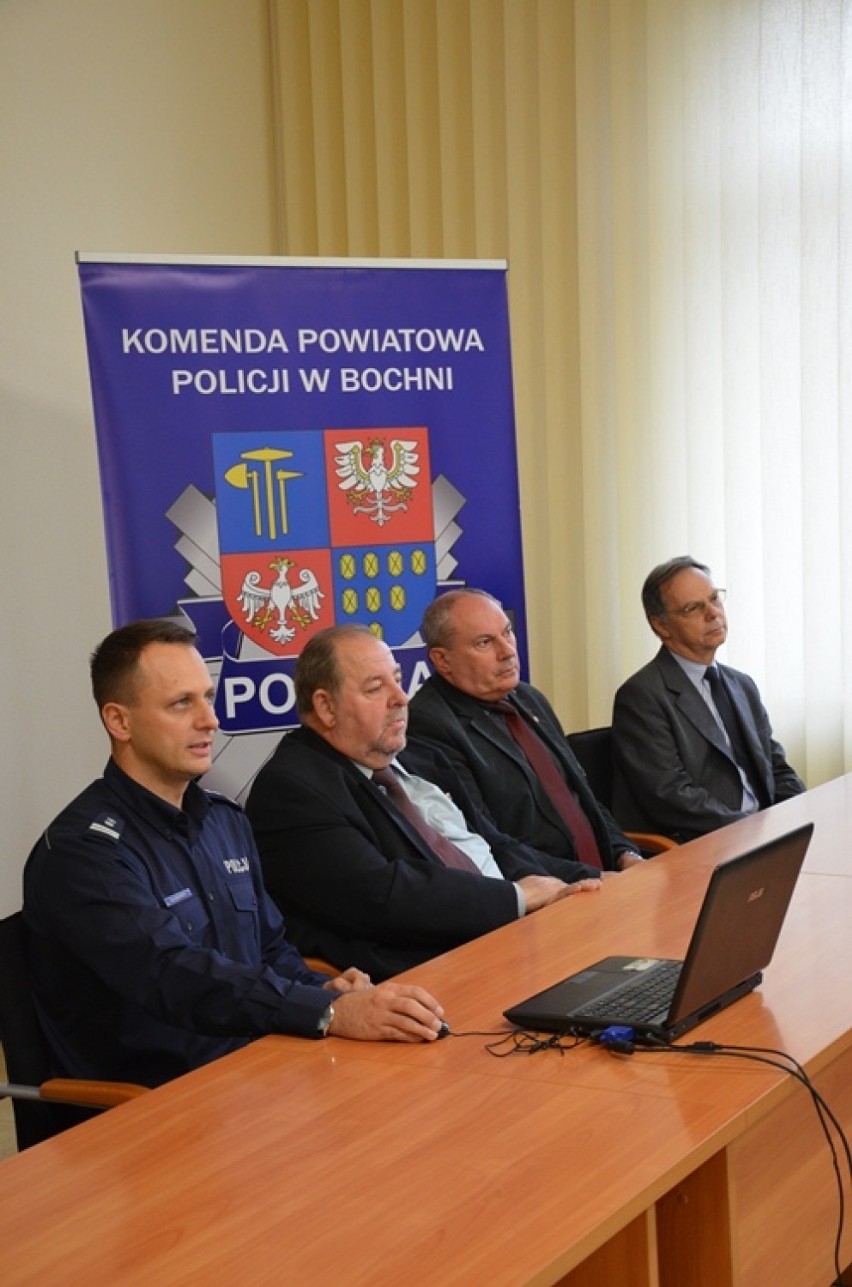 Komenda Powiatowa Policji w Bochni otrzymała 4 nowe radiowozy [ZDJĘCIA]
