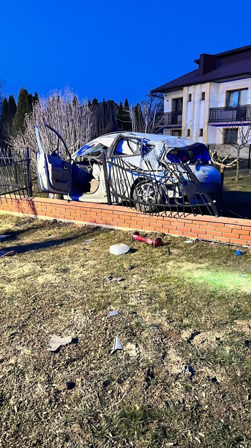 Na miejscu interweniowały służby: straż pożarna, policja i...