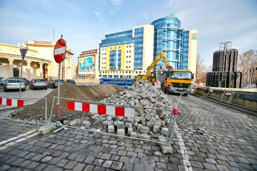 Tramwaj na Nowy Dwór. Zobaczcie, jak idą prace na budowie [MNÓSTWO ZDJĘĆ]