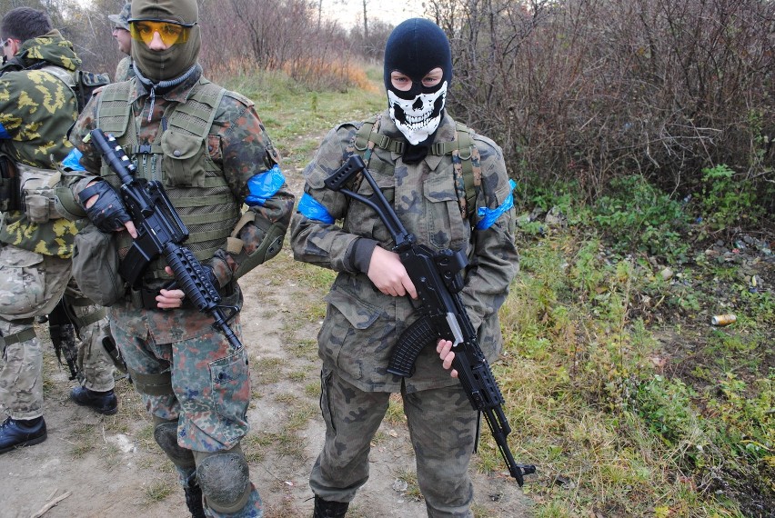 Airsoft, czyli rogoźnickie lasy zdobyte [ZDJĘCIA]