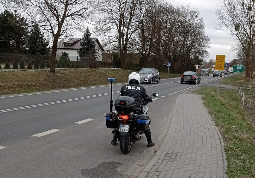 Policyjne motocyklowe patrole na ulicach Włocławka i powiatu włocławskiego. Sezon rozpoczęty [zdjęcia]