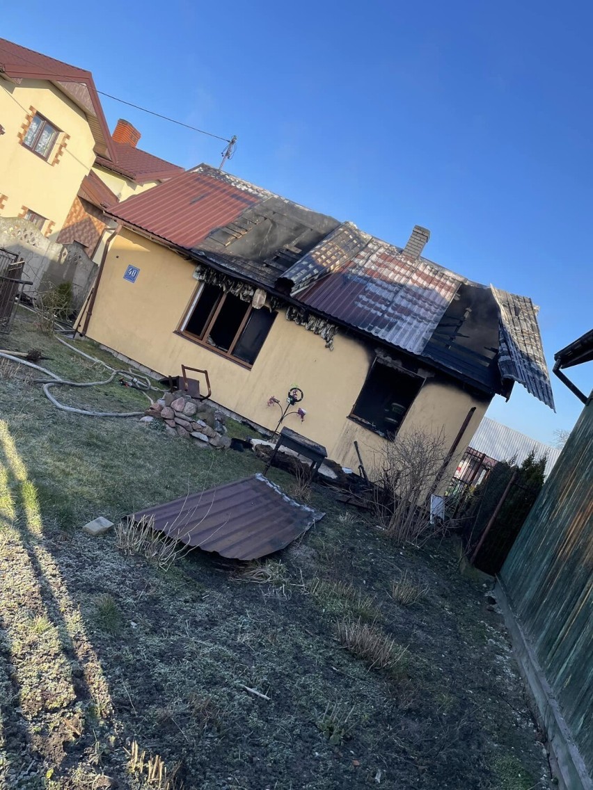 Pożar domu pod Warszawą. Zginęły dwie osoby