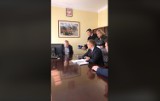 Posłowie Soboń i Tarczyński interweniowali w MPGK w Chełmie. Kampania wyborcza coraz ostrzejsza (ZDJĘCIA,WIDEO)