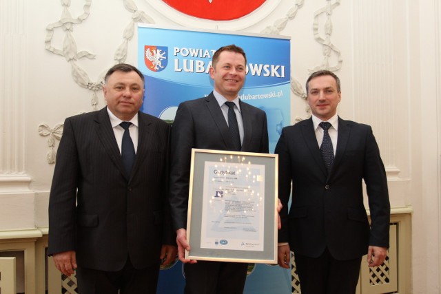 W piątek w Lubartowie odbyło się uroczyste wręczenie certyfikatu ISO 9001-2008 dla szpitala.