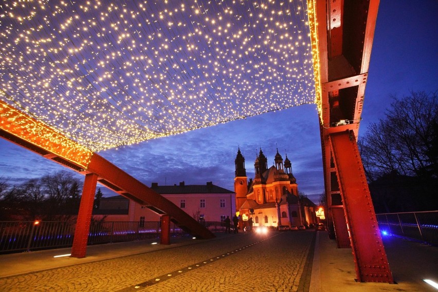 Świąteczne iluminacje na Ostrowie Tumskim i Śródce w Poznaniu. Wyglądają obłędnie! [ZDJĘCIA]