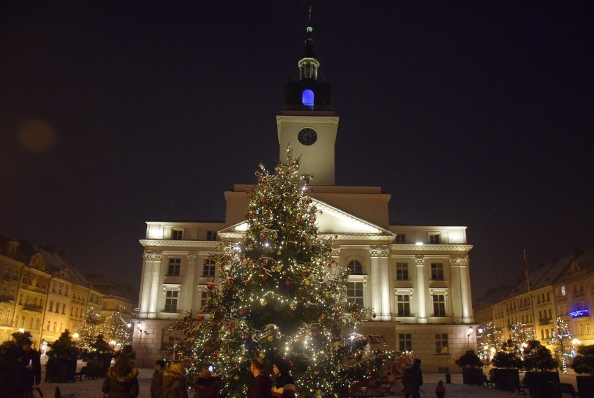 Piękne świąteczne iluminacje w Kaliszu. Nasze miasto bierze...