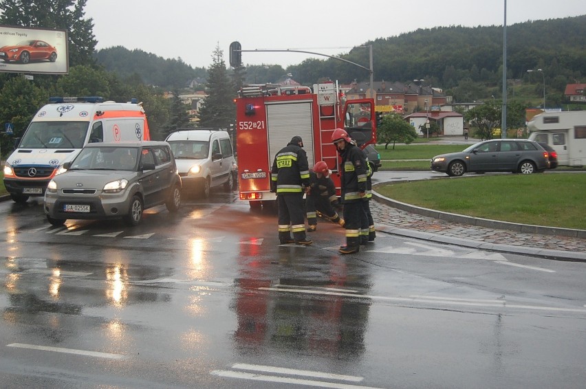 Wypadek na krajowej &quot;szóstce&quot; ZDJĘCIA