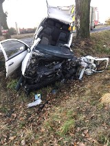 Bardzo groźny wypadek pod Wrocławiem. Kierowca walczy o życie (ZDJĘCIA)