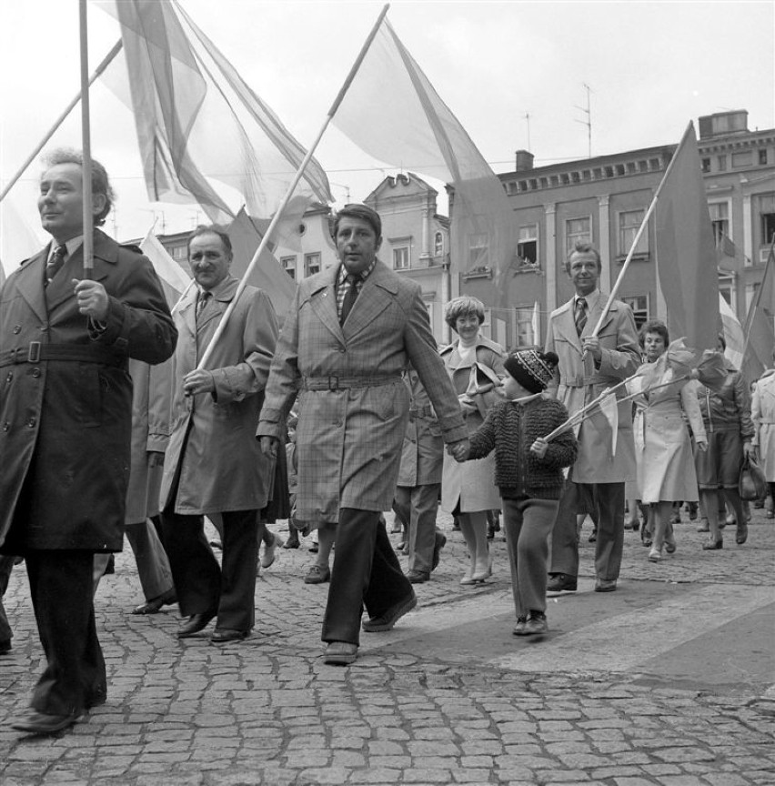 Pochody pierwszomajowe w Lesznie i regionie. Jak świętowano 1 maja w PRL? 