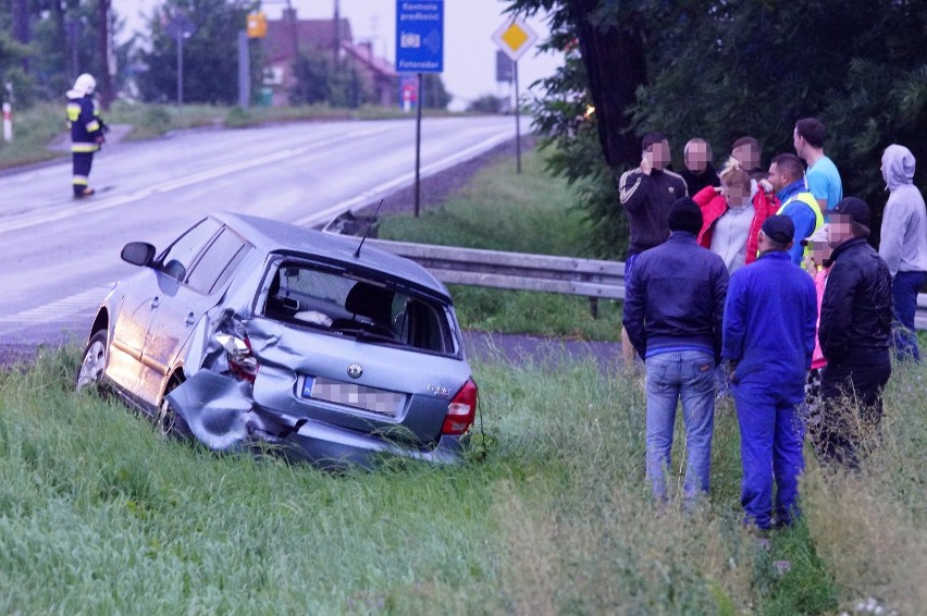 Wypadek w Russowie. Poszkodowany strażak, który jechał na...