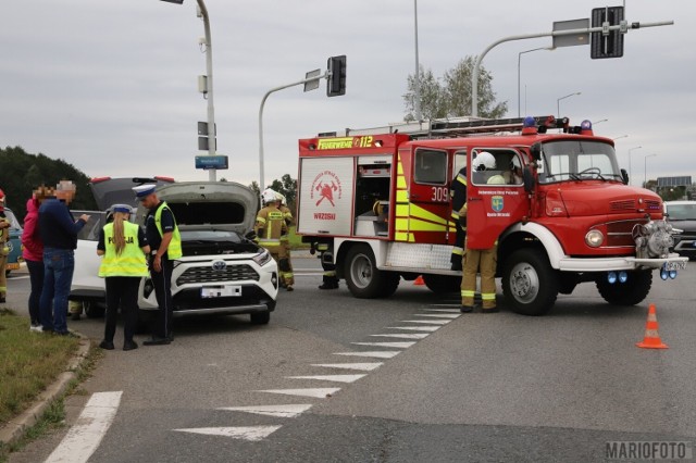 Policjanci pracujący na miejscu ukarali kierowcę z BMW mandatem karnym 1500 zł i 10 pkt.