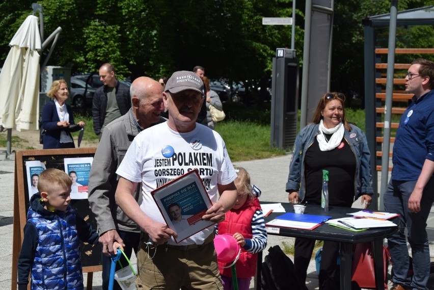 Wybory prezydenckie 2020. Koalicja Obywatelska zbierała podpisy dla Rafała Trzaskowskiego w Gdyni