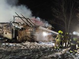 Duży pożar budynku gospodarczego pod Tarnowem. W nocy spłonęła drewniana stajnia w Bruśniku
