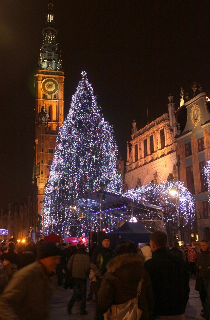 Gdańsk: Choinki na Długim Targu. Przez ostatnie lata miasto stroiło się na święta? ZOBACZ