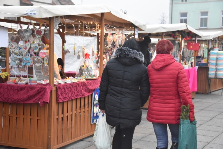 Wągrowiec. Drugi dzień Bazarku Bożonarodzeniowego. Co można kupić na stoiskach? 