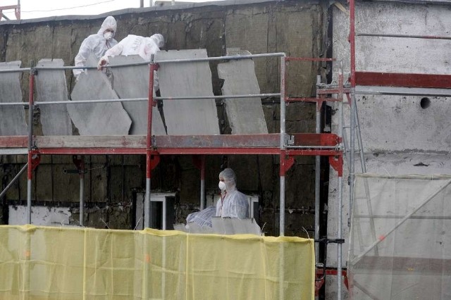 Tak powinna wyglądać każda rozbiórka budynków zawierających elementy azbestowe