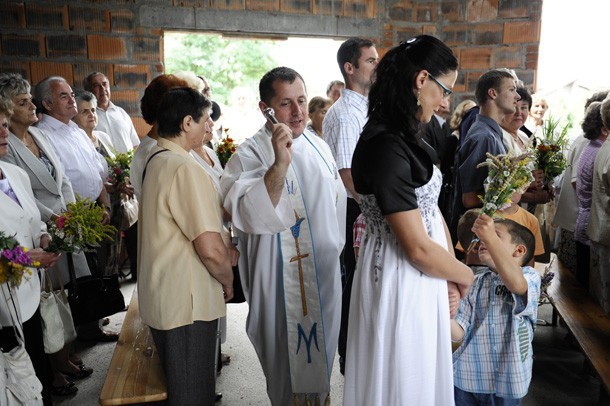 Proboszcz nowej parafii, ksiądz Jan Kudlik, zaprasza wiernych na uroczystości odpustowe