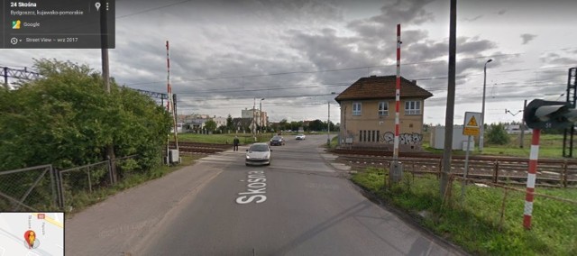 Jeśli plany PKP zostaną wcielone w życie, zlikwidowane zostaną przejazdy kolejowe przy ulicach Przejście, Skośnej (na zdjęciu) i Czaplej.