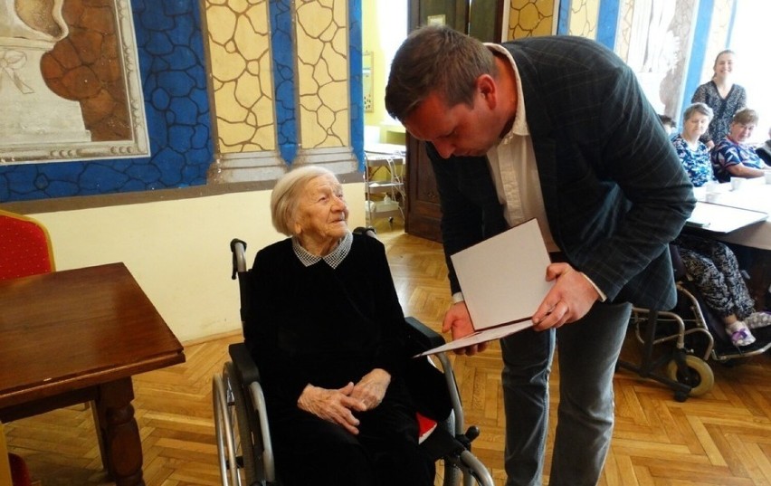 Powiat wągrowiecki. Helena Krawczyszyn świętowała 101. urodziny! Nie zabrakło kwiatów, życzeń i gratulacji 