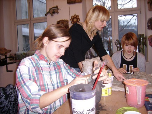 Joanna Słoń poprowadzi warsztaty z ceramiki w trakcie ferii